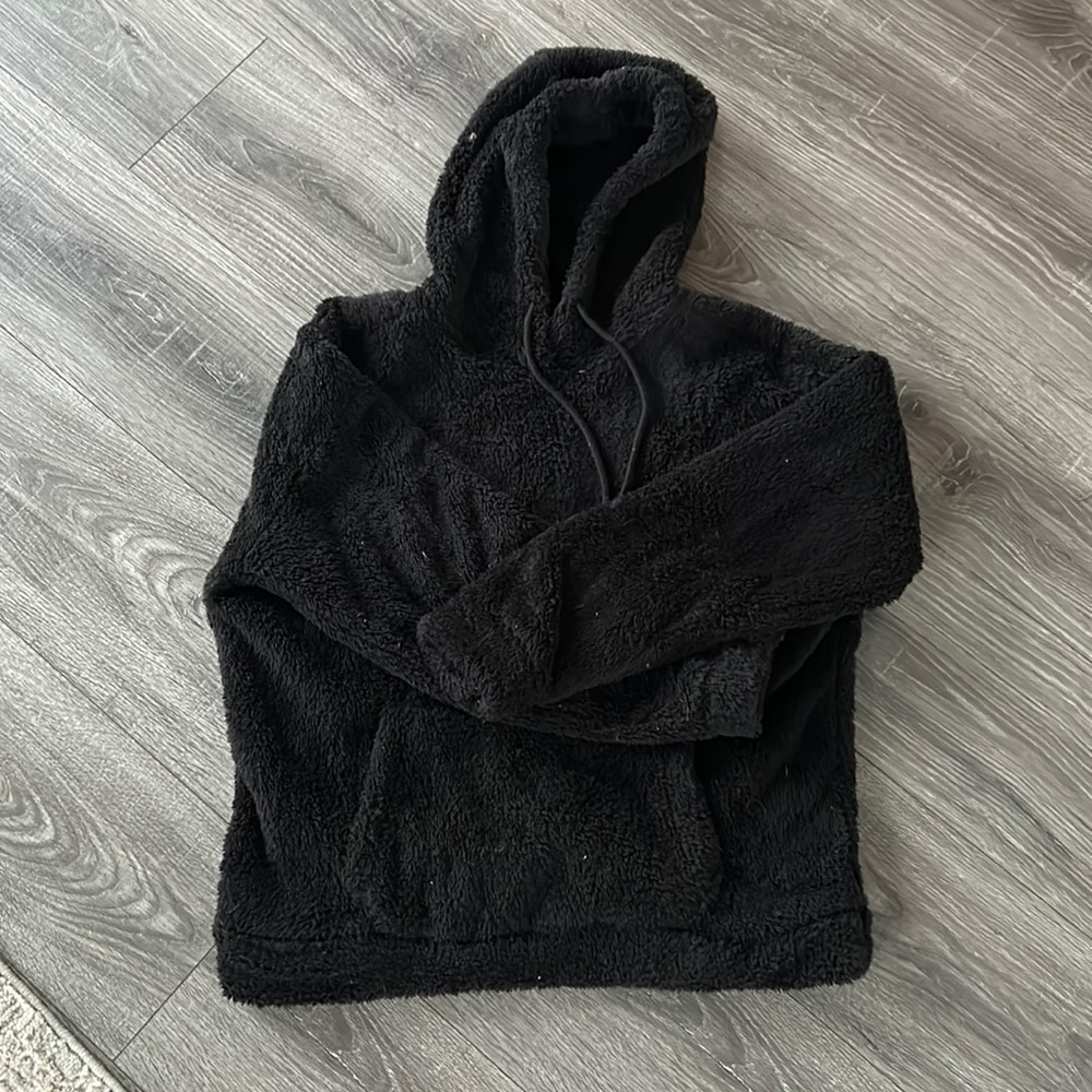 Black long sleeve hooded Sherpa sweatshirt